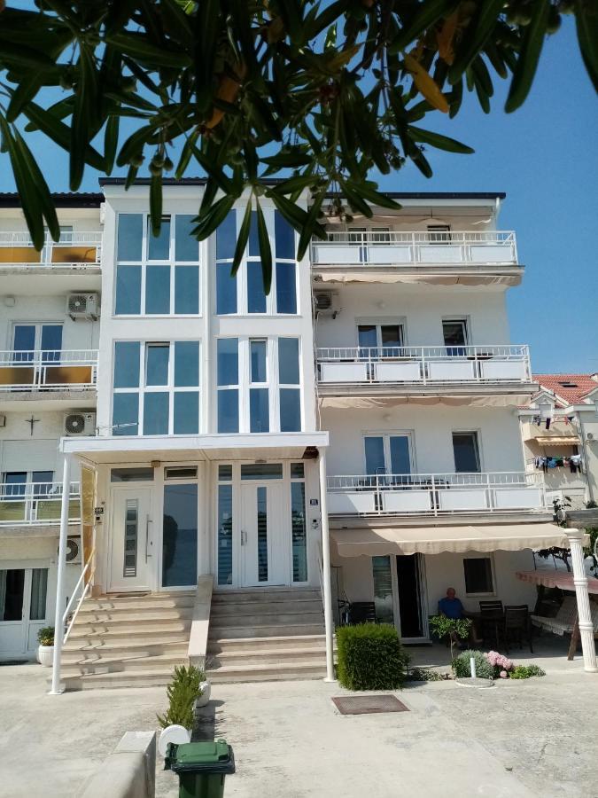 Apartman Ll S Pogledom I Izmedu Splita I Trogira Su Kastela Dalmacija Hrvatska Екстер'єр фото