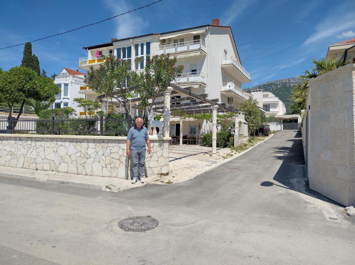 Apartman Ll S Pogledom I Izmedu Splita I Trogira Su Kastela Dalmacija Hrvatska Номер фото