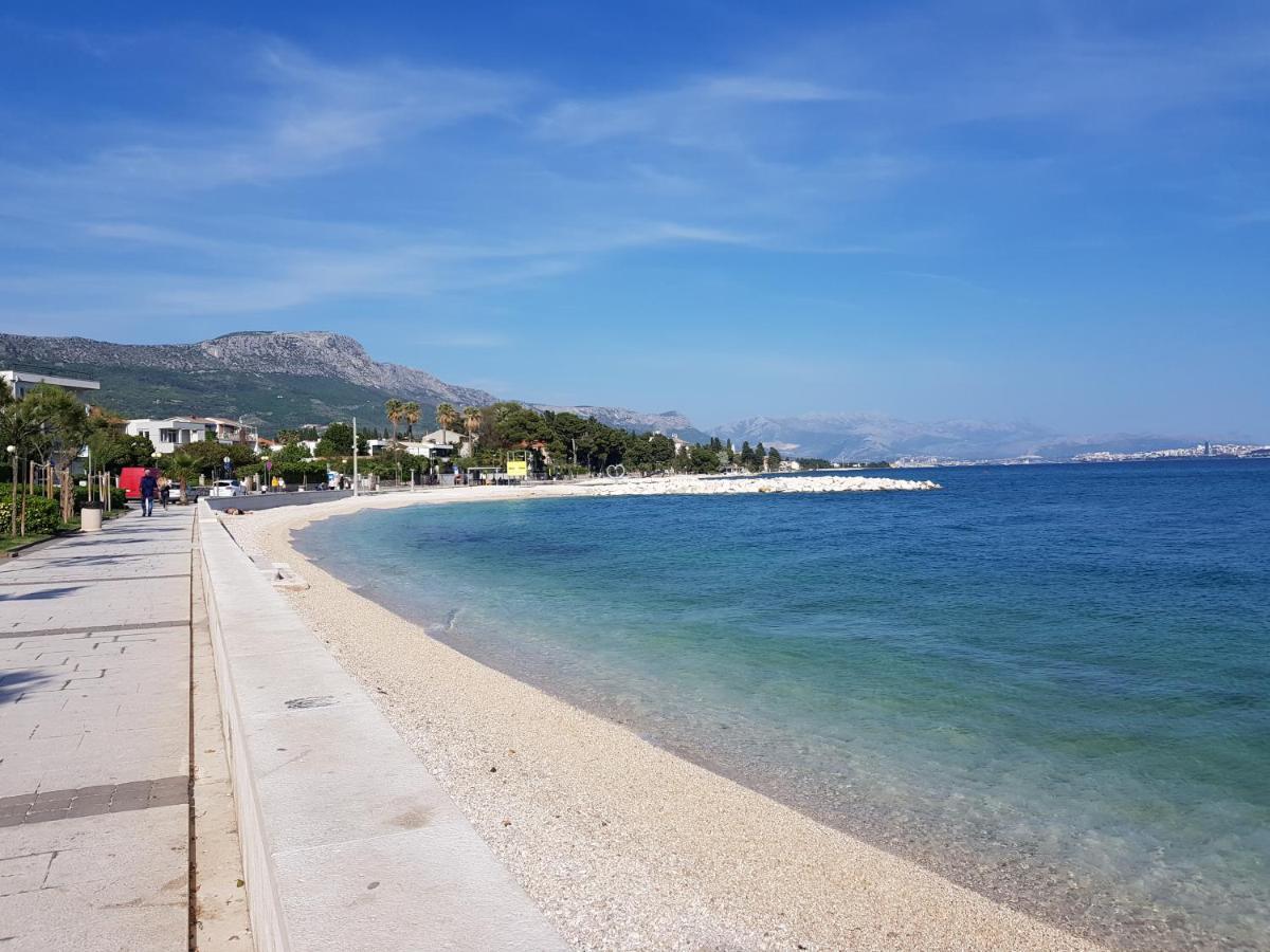 Apartman Ll S Pogledom I Izmedu Splita I Trogira Su Kastela Dalmacija Hrvatska Екстер'єр фото