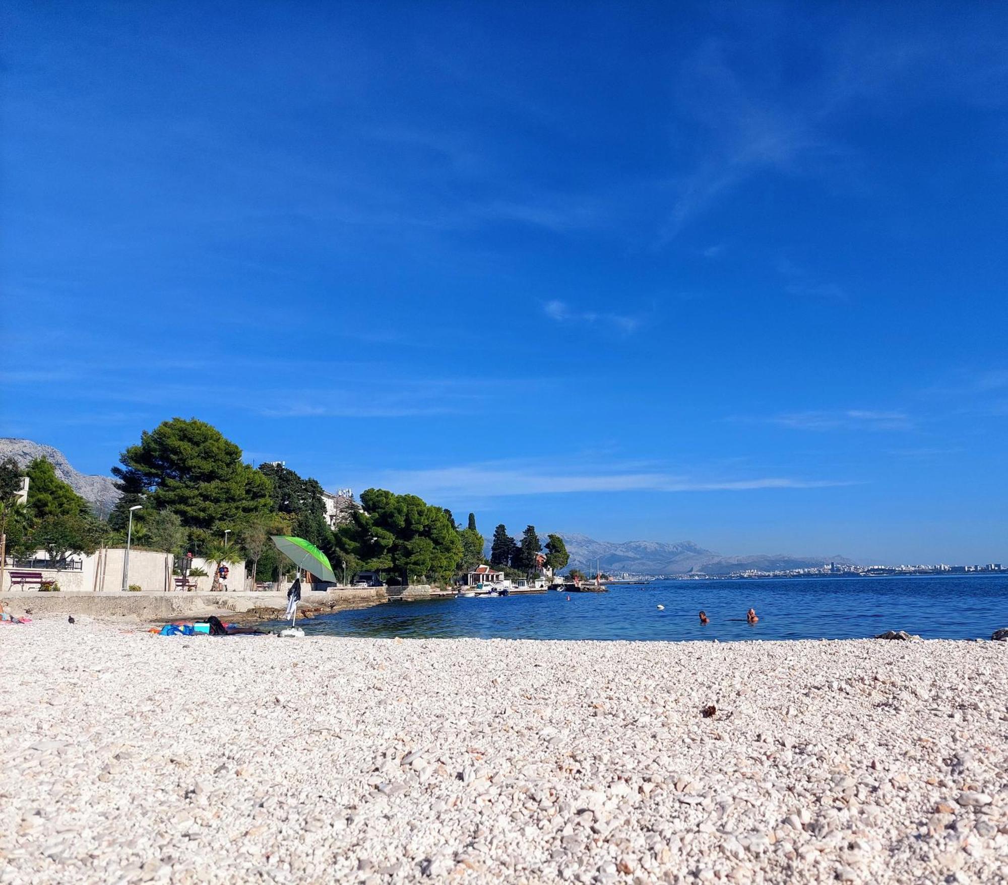 Apartman Ll S Pogledom I Izmedu Splita I Trogira Su Kastela Dalmacija Hrvatska Екстер'єр фото